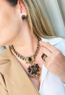 Colar Cândida ouro velho com pingente de pedras pretas e vital marrom