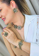 Colar Petra de flores com pedras black diamond e correntes ouro velho