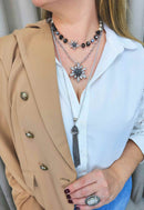 Colar Lígia mix com pingente de flor perolas e pedras hematite