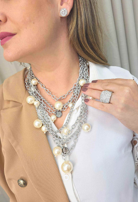 Maxi Colar Salgarella: Moderno com Mix de Correntes, Pérolas e Medalhinhas no Prata | Seleção Especial da Dai