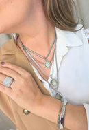 Colar Milão: Boho Chic com Mix de Correntes e Pingentes com Strass Cristal no Prata | Destaque no seu Look