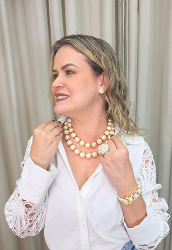 Maxi Colar Soberano: Clássico e Luxuoso de Pérolas com Detalhes no Dourado | Acessório de Luxo