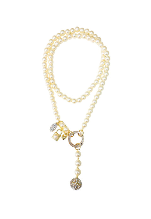 Colar Darlene: Clássico de Pérolas com Coração Cristal e Pingentes no Dourado | Presente Inesquecível