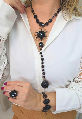 Colar Merida vintage com pedras e bolas pretas