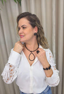 Colar Antonieta Black com pingente de gota e pedras pretas banhado no vintage