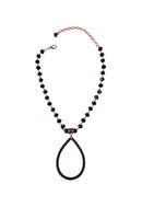 Colar Antonieta Black com pingente de gota e pedras pretas banhado no vintage
