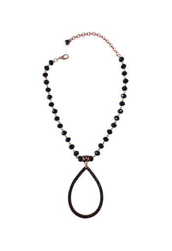 Colar Antonieta Black com pingente de gota e pedras pretas banhado no vintage