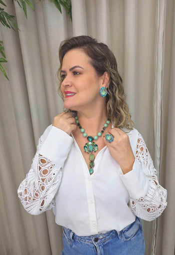 Colar Izaura vintage de pingente e pedras verdes