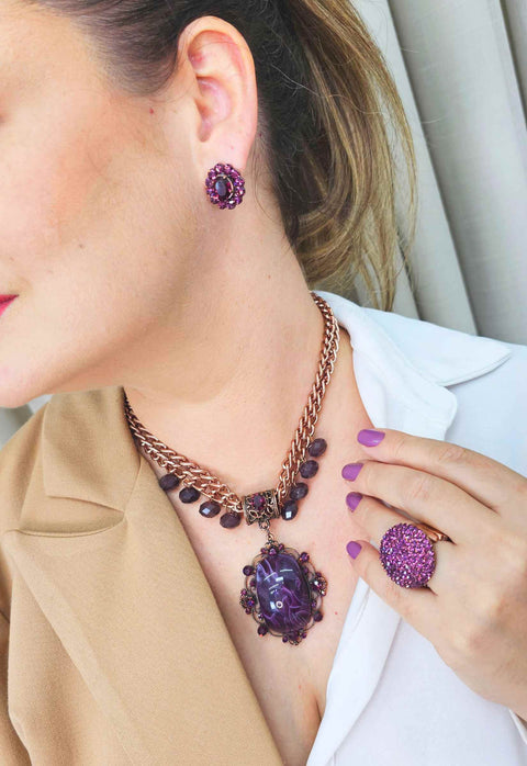 Colar Natalie com pingente de pedras ametista e correntes vintage