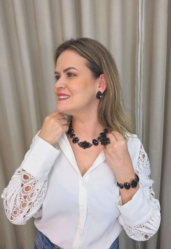 Colar Choker Vanusa: Estiloso com Pedras Pretas no Vintage | Toque de Sofisticação