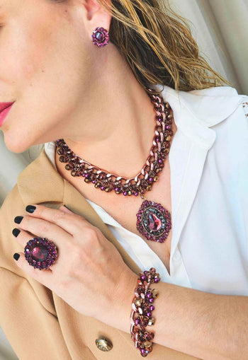 Colar Arminda luxo com pedras e cristais ametista banhado no vintage