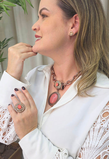 Colar Rania com pingente oval com pedra rose e strass pêssego banhado no vintage