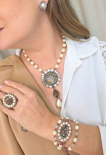 Colar Milena: De Pérolas com Pingente Black Diamond Banhado no Vintage | Look Elegante