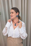 Colar Samara: Romântico com Flor Azul Marinho e Elos Vintage | Peça Exclusiva