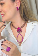 Maxi colar Sarita luxo com pingente de gota e pedras fuscia e elos vintage