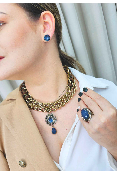 Colar Helena vintage com pedras azuis e correntes ouro velho