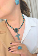 Colar Nanda: Religioso de Crucifixo com Pedras Azuis no Ouro Velho | Presente Inesquecível