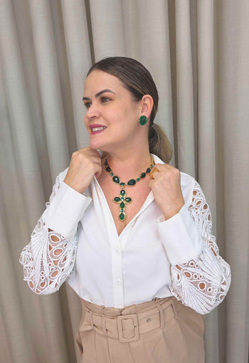 Colar Crucifixo Verde Esmeralda Dourado | Colar Greta