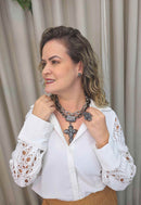 Maxi colar Rúbia Onix com pingente de cruz hematite e mix de correntes grafite