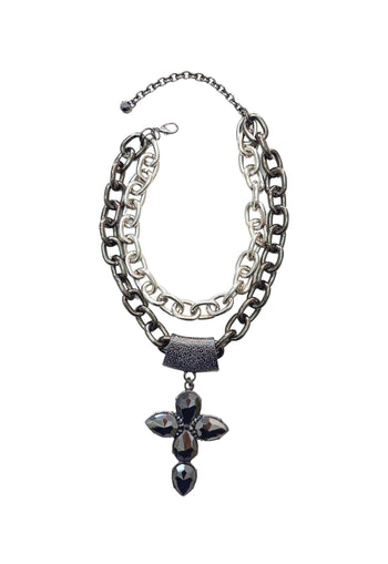 Maxi colar Rúbia Onix com pingente de cruz hematite e mix de correntes grafite