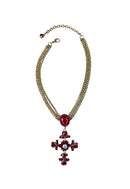 Colar Maria da Conceição com pingente de cruz vermelho e venezianas ouro velho
