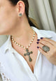 Colar de crucifixo Wendy de pérolas e pingente ouro velho