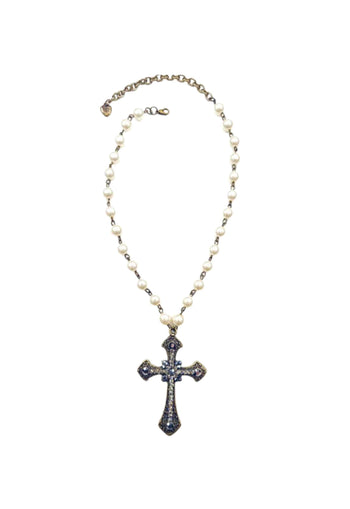 Colar de crucifixo Wendy de pérolas e pingente ouro velho
