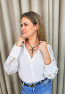 Colar Madeline Turquesa de crucifixo com pedras marrom e ametista