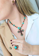 Colar Madeline Turquesa de crucifixo com pedras marrom e ametista