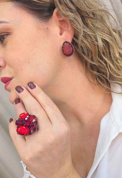 Anel Pilar Red: Elegante Oval com Pedras Vermelhas no Vintage | Look de Festa