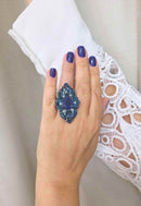 Maxi Anel Andrea: Oval com Mix de Tons Azuis Banhado no Grafite | Design Premium