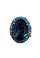 Anel Propósito oval com pedras verdes e azuis banhado no vintage