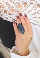 Maxi Anel Arlete: Elegante Oval com Pedras Azuis no Vintage | Toque de Sofisticação