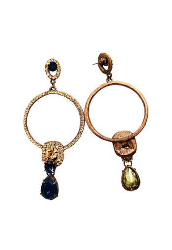 Brinco Barcelona Glam com pedras azuis e pêssego banhado no vintage