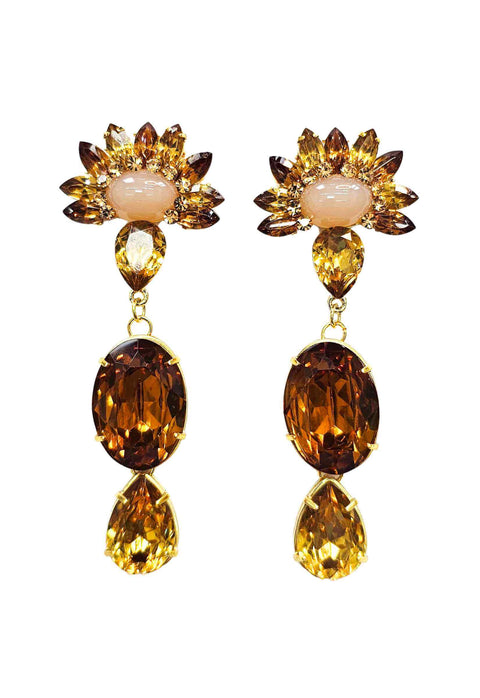 Brinco Raoni grande de pedras em tons de marrom banhado no dourado