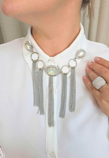 Maxi Broche Kaliope: Boho com Pérolas, Strass Cristal e Franjas Banhado no Prata | Destaque no seu Look