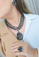 Maxi colar Estilo com mix de correntes e pingente de pedras hematites e black diamond banhado no grafite