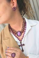 Maxi Colar Religioso Premier com Crucifixo e Pedras Ametista Vintage - Peça Exclusiva