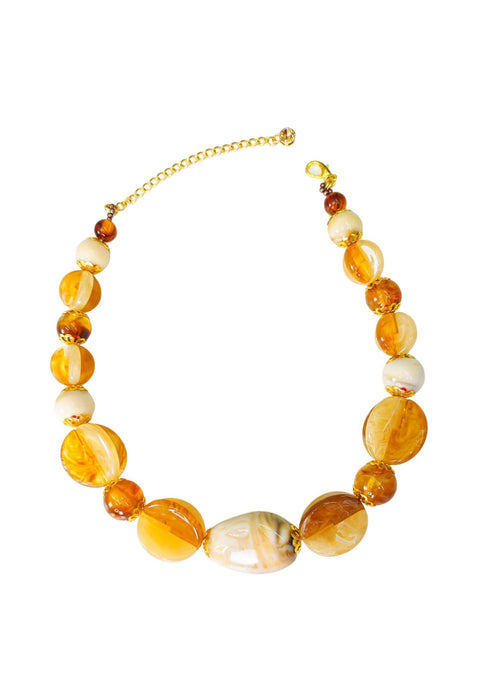 Colar Marques de resinas marrons e detalhes em dourado