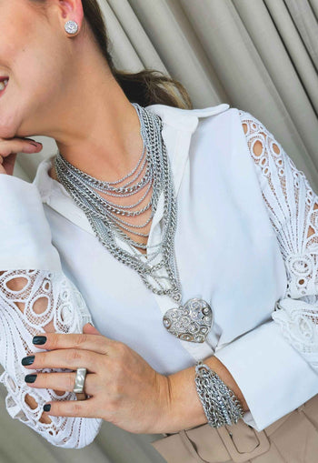 Maxi Colar Luxor com mix de correntes prata e pingente de coração com strass cristal