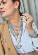 Maxi Colar Luxor com mix de correntes prata e pingente de coração com strass cristal