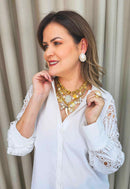 Maxi colar Zena gold com mix de pingentes pedras cristais e douradas