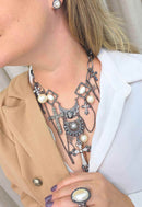 Maxi Colar Reflexo com Pingente de Crucifixo e Strass Cristal Banhado no Grafite
