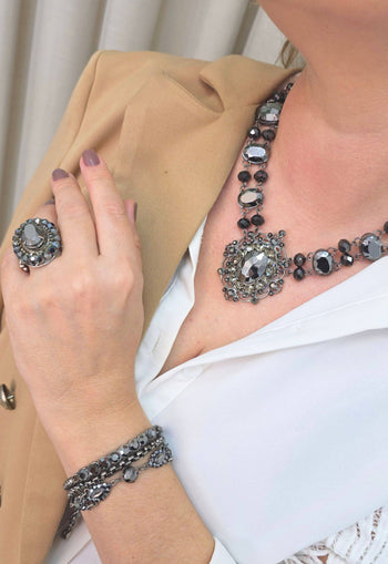 Colar Giovana grafite com pedras hematite e pingente moda festa