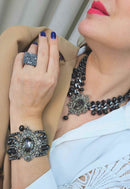 Colar Telma com pingente e pedras hematite e black diamond banhado no grafite