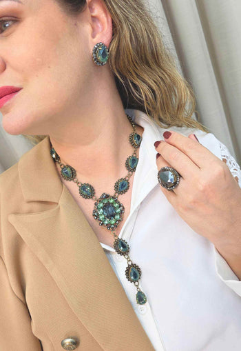 Maxi Colar Meridiana: Boho Luxo com Pedras Verdes e Hematites no Ouro Velho | Peça Exclusiva
