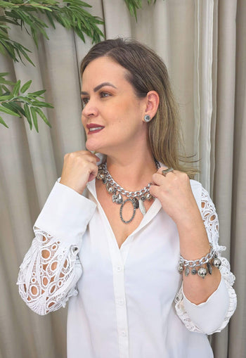 Maxi Colar Solange: Moderno com Pingentes de Bolas e Strass Hematite no Prata | Tendência da Estação