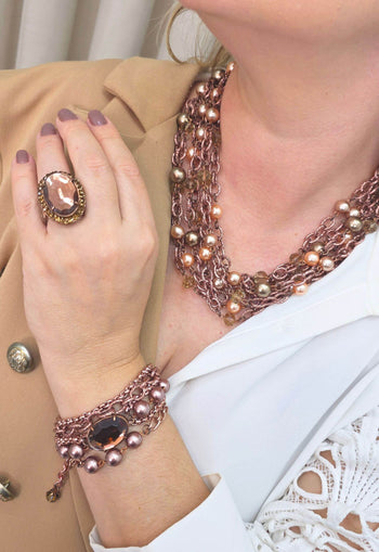 Colar Ully Vintage com mix de elos vintage com perolas e cristais rose marrom