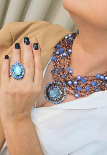 Colar Momentos jeans com pedras e pingente azuis