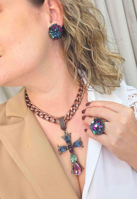 Colar Ester: Religioso com Crucifixo de Pedras Coloridas e Corrente no Vintage | Toque de Cor